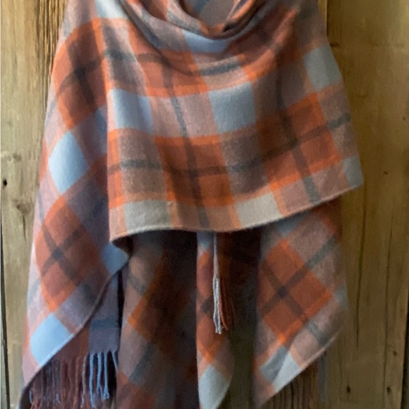 Soft Surroundings Checkmate Poncho Blue
Rust Plaid One Size Fringe Detail - Picture 3 of 8